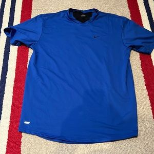 Mens mid weight nike dry fit workout shirt